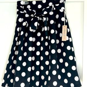Black & White polka dot skirt. Size Small with tags.